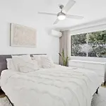 Hillside In The Heart Of Burleigh!