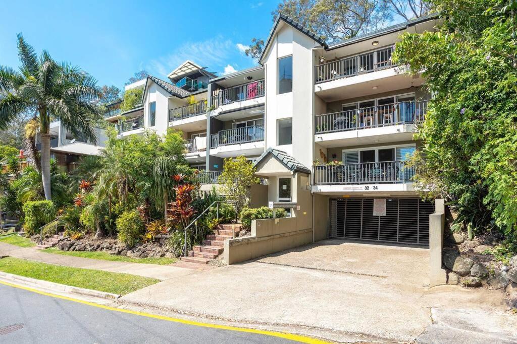 Hillside In The Heart Of Burleigh! Apartment *